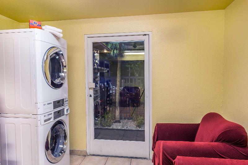 Motel 6 Riviera Beach Fl Bagian luar foto